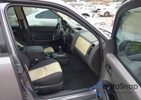 2008 Mazda Tribute I Sport из США, поврежденный, VIN 4F2CZ02Z38KM04621